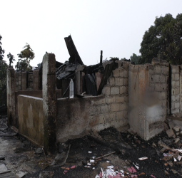 Dois incêndios, duas vítimas mortais e cinco casas destruídas em menos de 24 horas