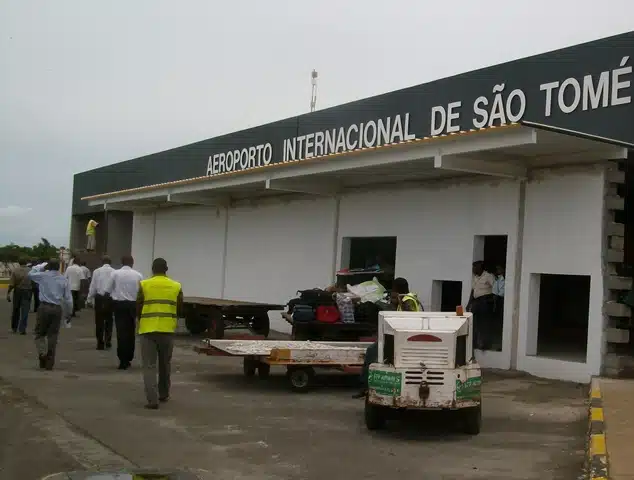 Aeroporto de São Tomé vai ter novo terminal de carga em seis meses